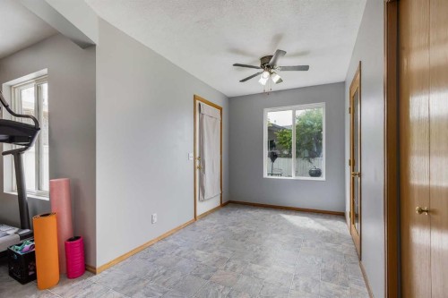 4 Big Springs Hill Se, Airdrie, AB - Indoor Photo Showing Other Room