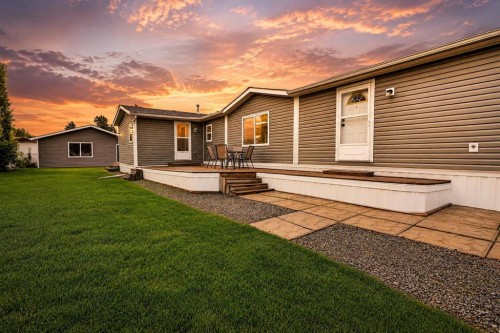411 5 Street NW Sundre, AB T0M 1X0