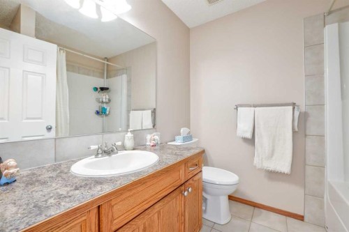 42 Royal Birch Landing Nw, Calgary, AB 