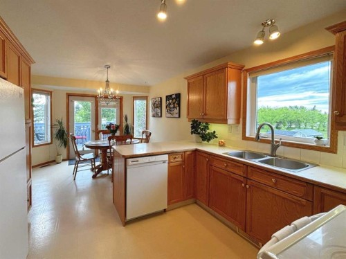 6244 Cypress Close, Olds, AB 