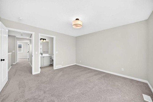 265 Heirloom Way Se, Calgary, AB 