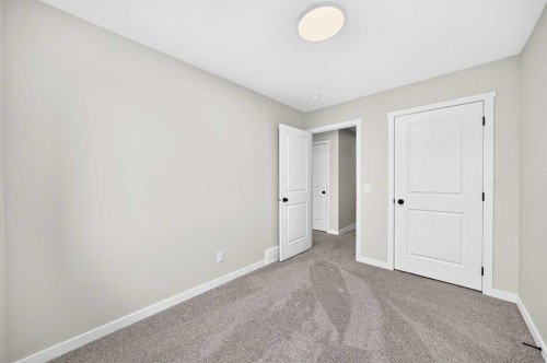 265 Heirloom Way Se, Calgary, AB 