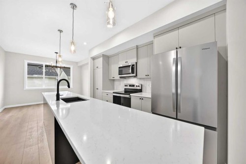 265 Heirloom Way Se, Calgary, AB 