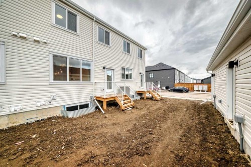 265 Heirloom Way Se, Calgary, AB 