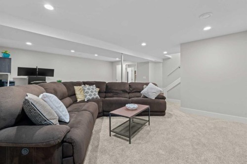 331 Midglen Place Se, Calgary, AB 