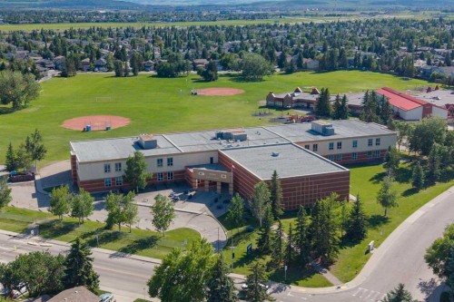 331 Midglen Place Se, Calgary, AB 