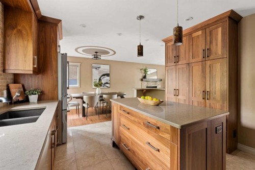 220 41 Avenue Nw, Calgary, AB 