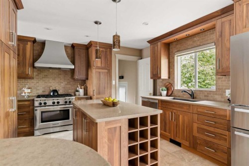 220 41 Avenue Nw, Calgary, AB 