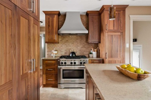 220 41 Avenue Nw, Calgary, AB 