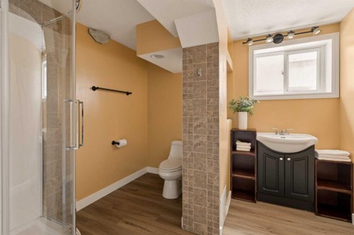 220 41 Avenue Nw, Calgary, AB 
