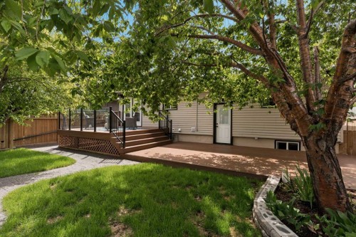220 41 Avenue Nw, Calgary, AB 