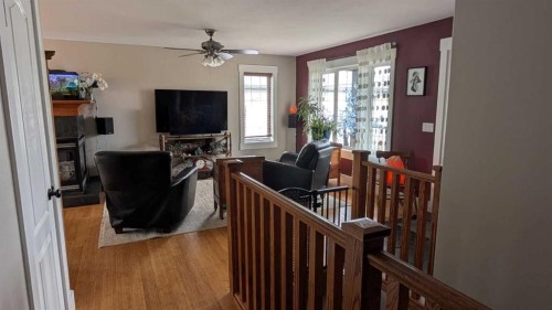 1220 21 Street, Bowden, AB 