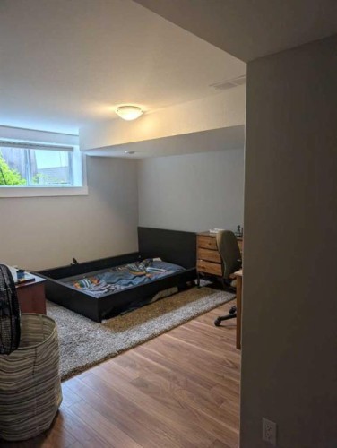 1220 21 Street, Bowden, AB 