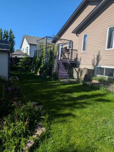 1220 21 Street, Bowden, AB 
