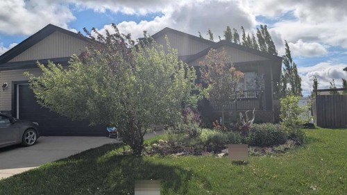 1220 21 Street, Bowden, AB 