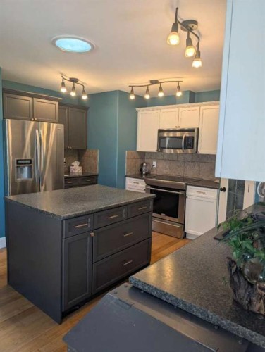 1220 21 Street, Bowden, AB 