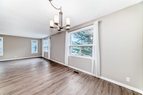 35 Green Meadow Crescent, Strathmore, AB 