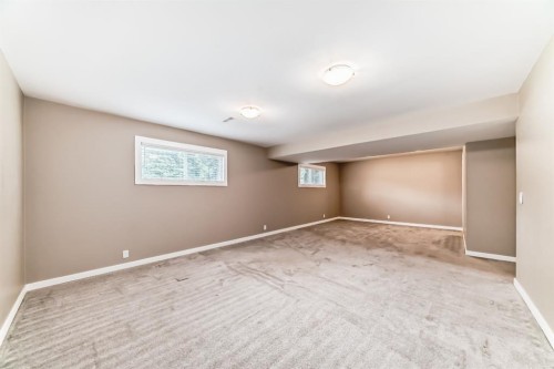 35 Green Meadow Crescent, Strathmore, AB 