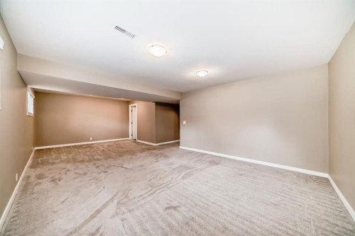 35 Green Meadow Crescent, Strathmore, AB 