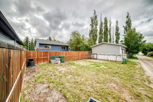 35 Green Meadow Crescent, Strathmore, AB 