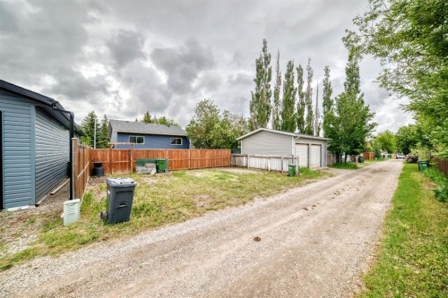 35 Green Meadow Crescent, Strathmore, AB 