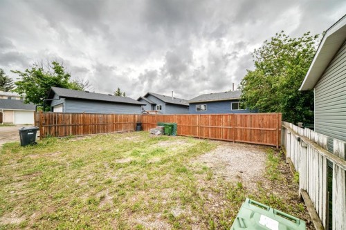 35 Green Meadow Crescent, Strathmore, AB 