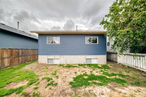 35 Green Meadow Crescent, Strathmore, AB 
