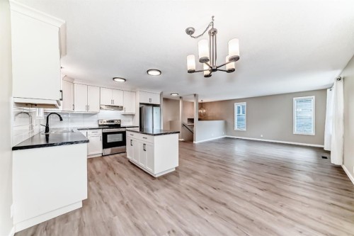 35 Green Meadow Crescent, Strathmore, AB 