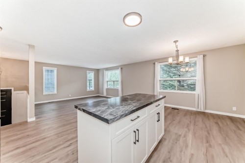 35 Green Meadow Crescent, Strathmore, AB 