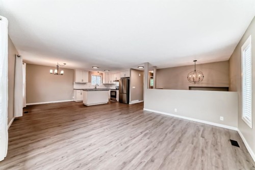 35 Green Meadow Crescent, Strathmore, AB 