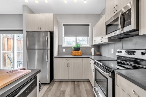 72 Legacy Mews Se, Calgary, AB 