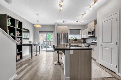 72 Legacy Mews Se, Calgary, AB 