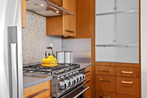 701-10 Shawnee Hill Sw, Calgary, AB - Indoor Photo Showing Kitchen