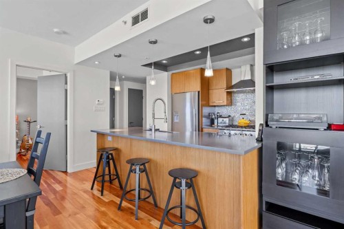 701-10 Shawnee Hill Sw, Calgary, AB - Indoor Photo Showing Kitchen With Upgraded Kitchen