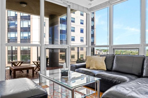 701-10 Shawnee Hill Sw, Calgary, AB - Indoor Photo Showing Living Room