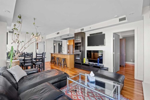 701-10 Shawnee Hill Sw, Calgary, AB - Indoor Photo Showing Living Room