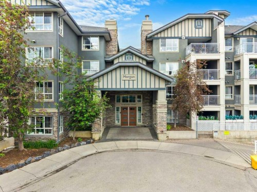 356-35 Richard Court SW Calgary, AB T3E 7N9