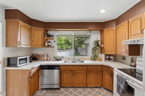 3248 Bearspaw Drive Nw, Calgary, AB 