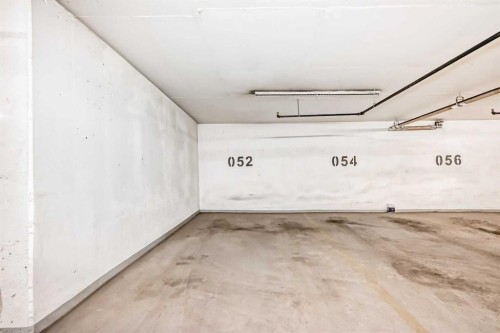 2001-1025 5 Avenue Sw, Calgary, AB - Indoor Photo Showing Garage