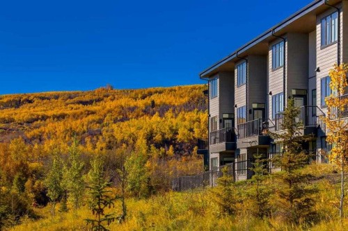 11-1453 Na'A Drive Sw, Calgary, AB - Outdoor