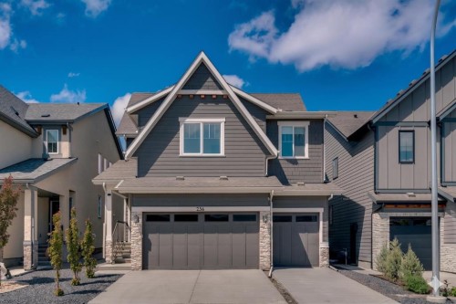 236 Marina Grove Se, Calgary, AB 