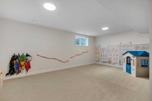 236 Marina Grove Se, Calgary, AB 