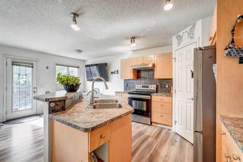 84 Saddletree Close Ne, Calgary, AB 