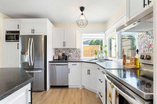 263 Midlawn Close Se, Calgary, AB 