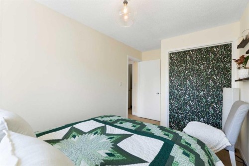 263 Midlawn Close Se, Calgary, AB 