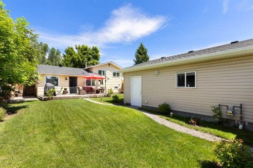 263 Midlawn Close Se, Calgary, AB 