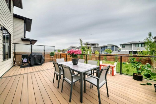 791 Cranbrook Gardens Se, Calgary, AB 