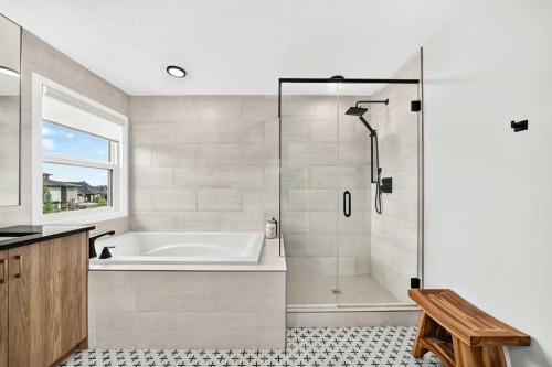 791 Cranbrook Gardens Se, Calgary, AB 