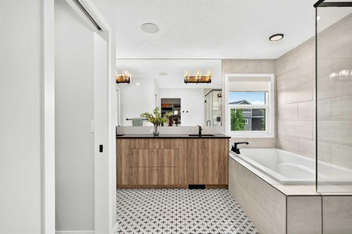 791 Cranbrook Gardens Se, Calgary, AB 