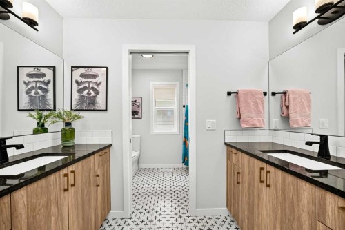 791 Cranbrook Gardens Se, Calgary, AB 